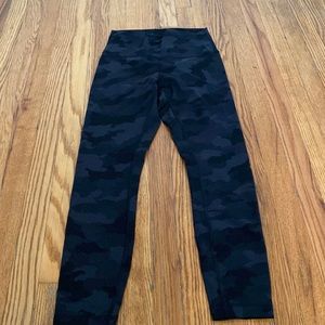 Lululemon wunder trains 7/8 in dark camo
